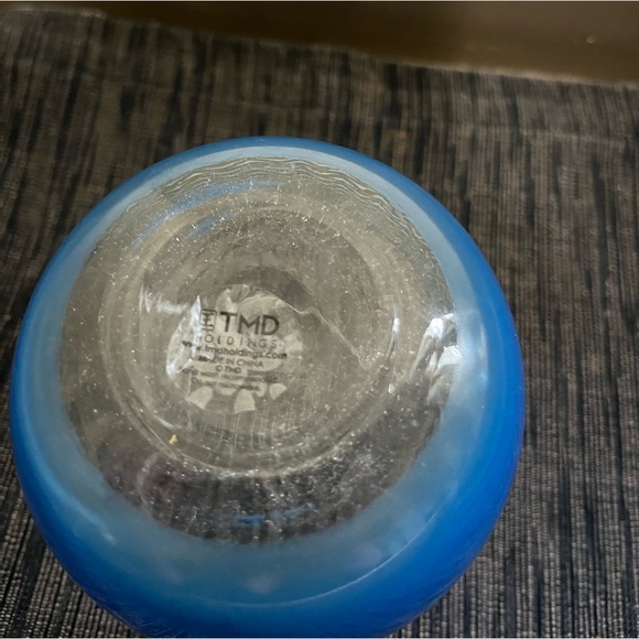 ⚠️ New! Que Syrah Syrah blue dipped stemless wine glass - Picture 4 of 4